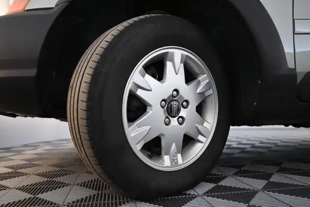 Vihreä Farmari, Volvo XC70 – CYY-648