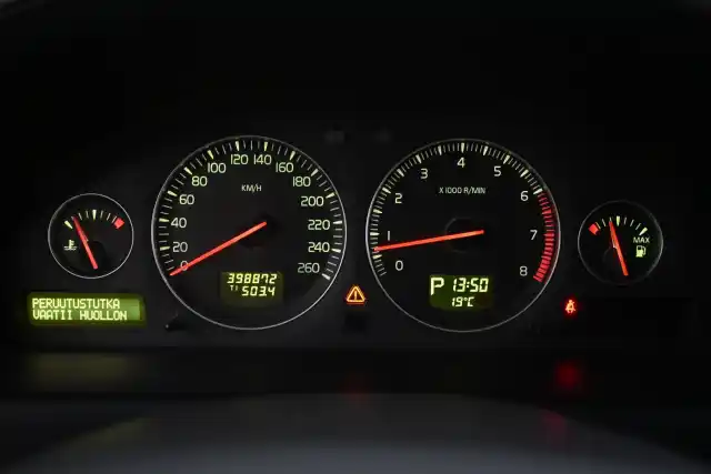 Vihreä Farmari, Volvo XC70 – CYY-648
