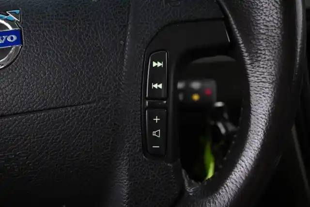 Vihreä Farmari, Volvo XC70 – CYY-648