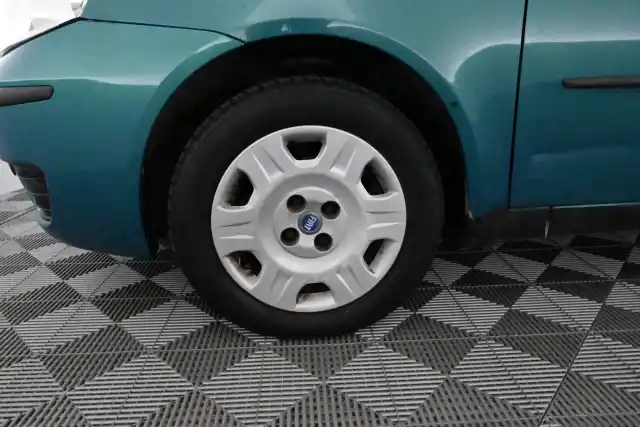 Turkoosi Viistoperä, Fiat Punto – CZN-178