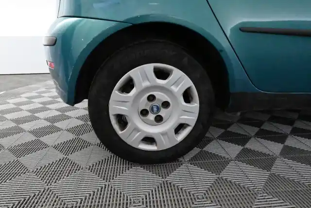Turkoosi Viistoperä, Fiat Punto – CZN-178