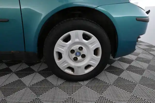 Turkoosi Viistoperä, Fiat Punto – CZN-178