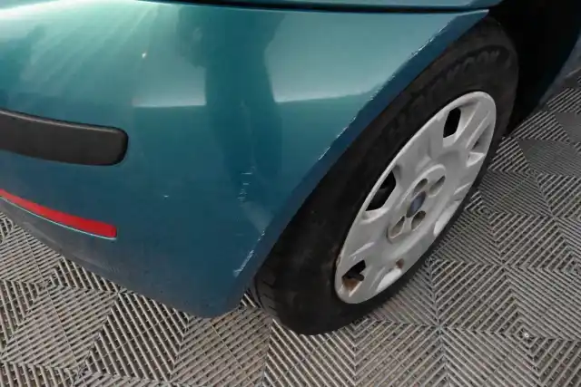 Turkoosi Viistoperä, Fiat Punto – CZN-178