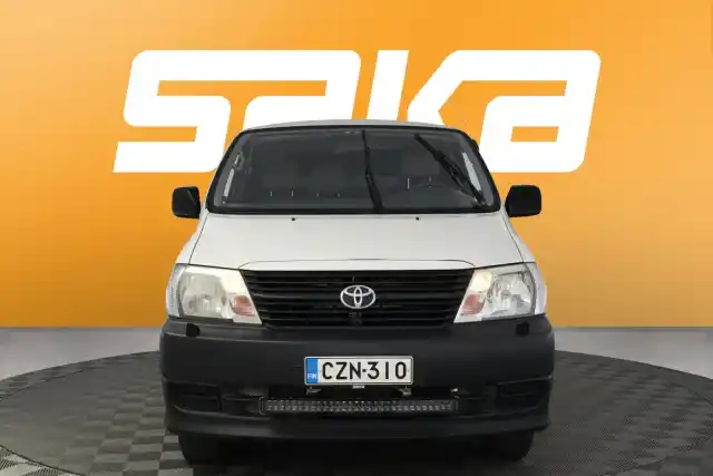 Valkoinen Pakettiauto, Toyota Hiace – CZN-310