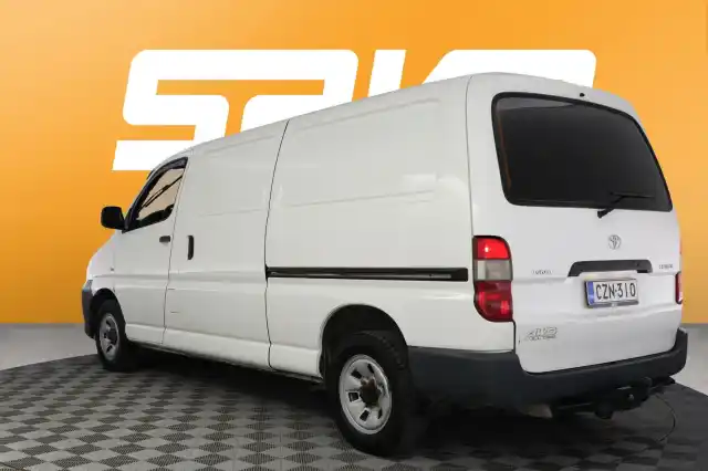 Valkoinen Pakettiauto, Toyota Hiace – CZN-310
