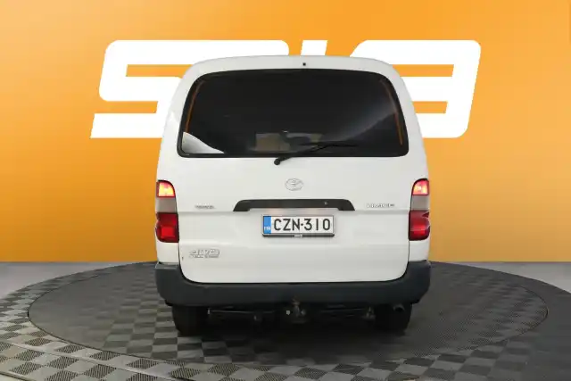 Valkoinen Pakettiauto, Toyota Hiace – CZN-310