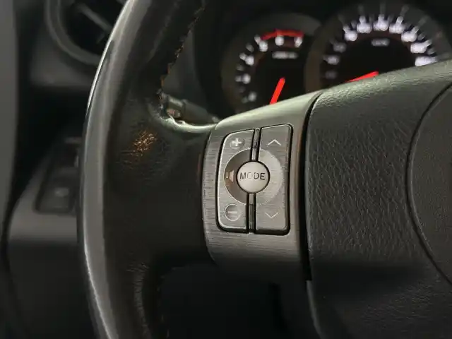 Vihreä Pakettiauto, Toyota RAV4 – ECF-886