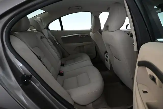 Harmaa Sedan, Volvo S80 – EHY-308