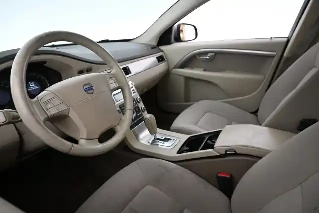 Harmaa Sedan, Volvo S80 – EHY-308
