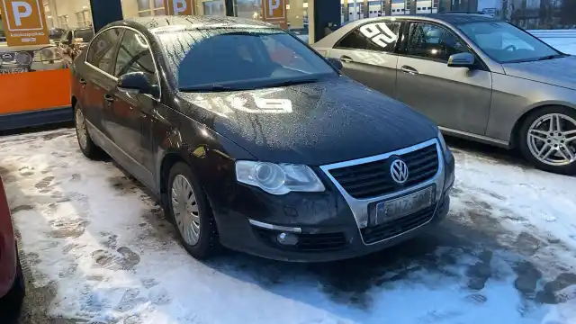 Musta Sedan, Volkswagen Passat – EHZ-303