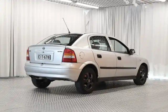 Hopea Viistoperä, Opel Astra – EIT-678