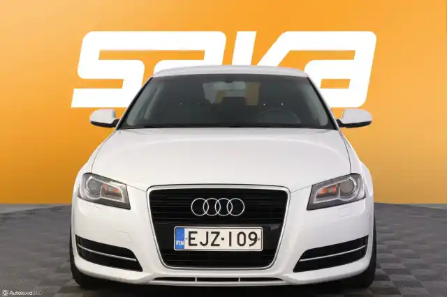 Valkoinen Viistoperä, Audi A3 – EJZ-109