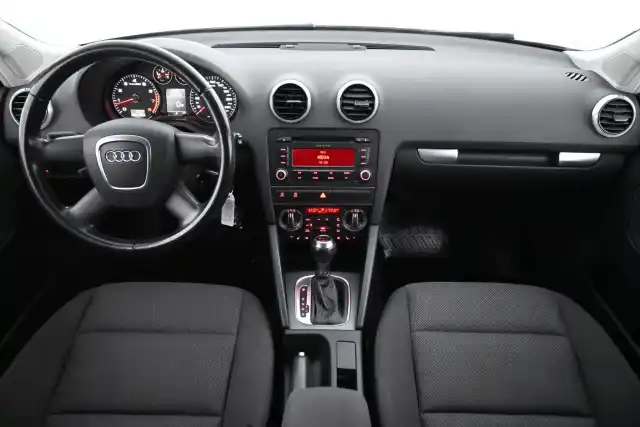 Valkoinen Viistoperä, Audi A3 – EJZ-109