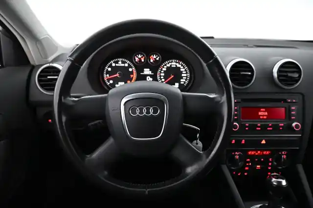 Valkoinen Viistoperä, Audi A3 – EJZ-109