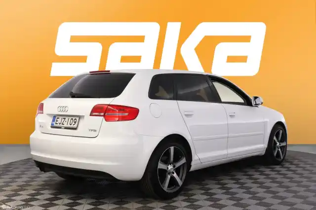 Valkoinen Viistoperä, Audi A3 – EJZ-109