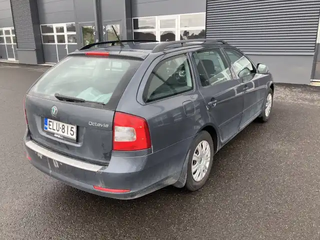 Harmaa Farmari, Skoda Octavia – ELU-815