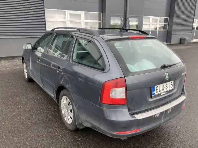 Harmaa Farmari, Skoda Octavia – ELU-815