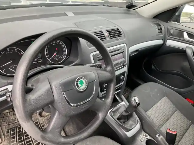 Harmaa Farmari, Skoda Octavia – ELU-815