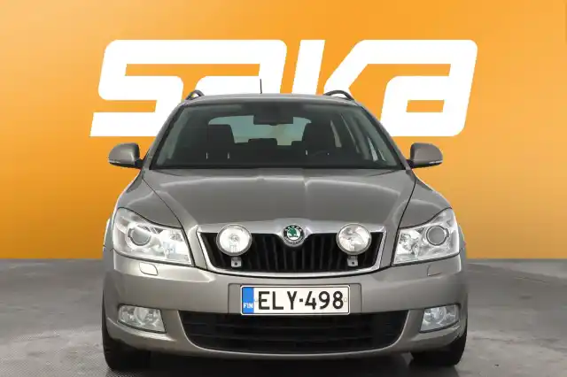 Ruskea Farmari, Skoda Octavia – ELY-498