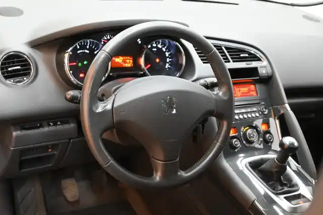 Harmaa Viistoperä, Peugeot 3008 – ELZ-415