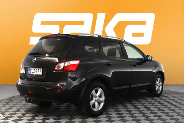 Violetti Maastoauto, Nissan Qashqai+2 – ELZ-777