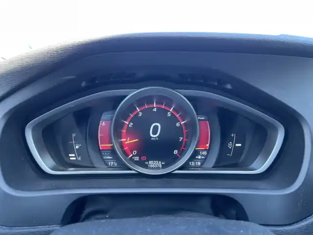 Sininen Viistoperä, Volvo V40 – EMA-198