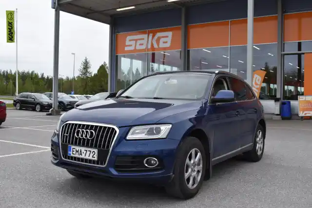 Sininen Maastoauto, Audi Q5 – EMA-772