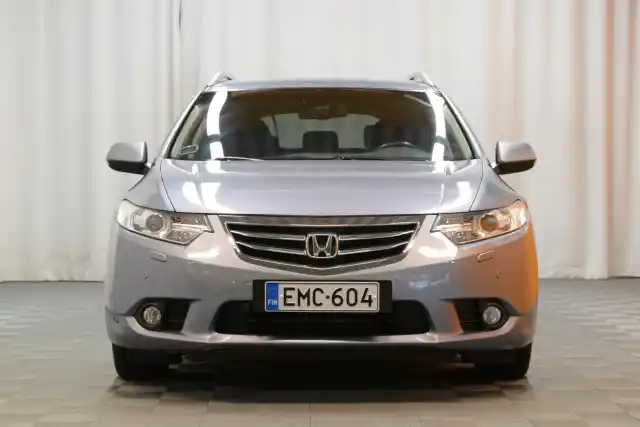 Harmaa Farmari, Honda Accord – EMC-604