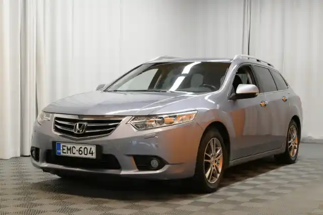 Harmaa Farmari, Honda Accord – EMC-604