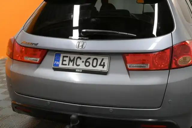 Harmaa Farmari, Honda Accord – EMC-604