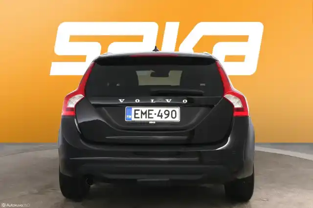 Musta Farmari, Volvo V60 – EME-490