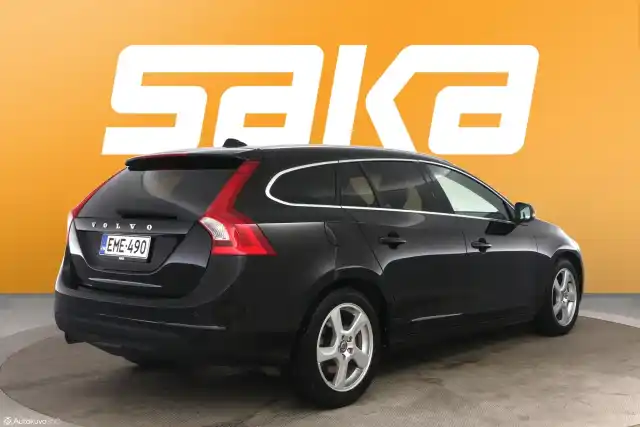 Musta Farmari, Volvo V60 – EME-490