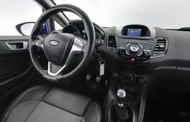 Sininen Viistoperä, Ford Fiesta – EMK-146