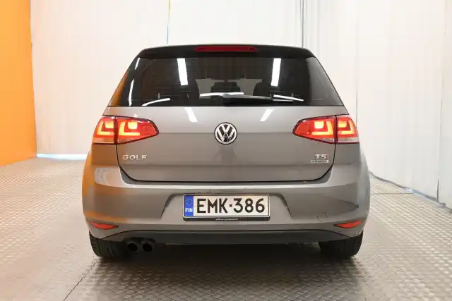 Harmaa Viistoperä, Volkswagen Golf – EMK-386