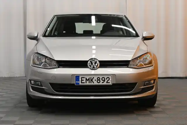 Harmaa Viistoperä, Volkswagen Golf – EMK-892