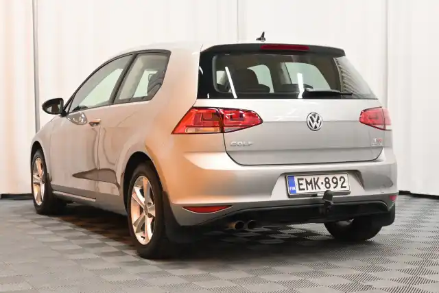 Harmaa Viistoperä, Volkswagen Golf – EMK-892