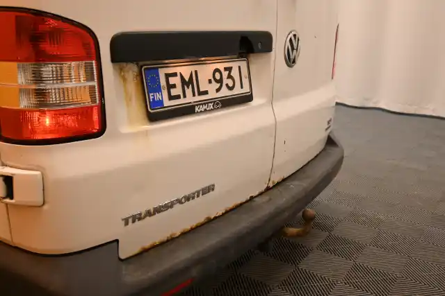 Valkoinen Pakettiauto, Volkswagen Transporter – EML-931