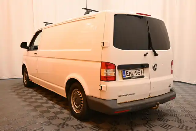 Valkoinen Pakettiauto, Volkswagen Transporter – EML-931