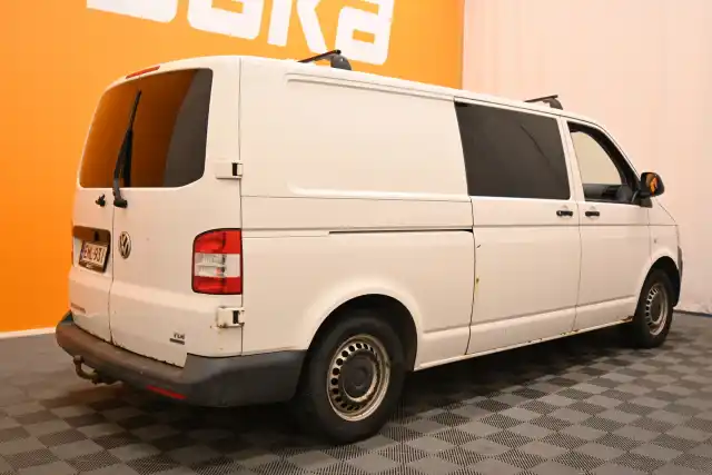 Valkoinen Pakettiauto, Volkswagen Transporter – EML-931