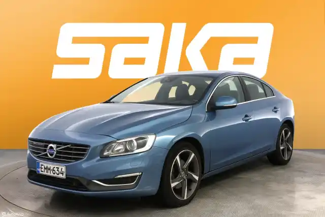 Sininen Sedan, Volvo S60 – EMM-634