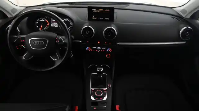 Musta Viistoperä, Audi A3 – EMM-861
