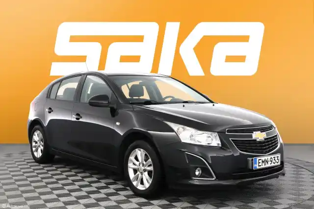 Musta Viistoperä, Chevrolet Cruze – EMN-933