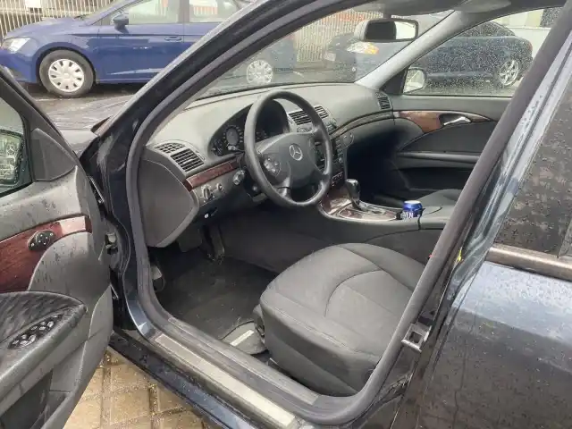Musta Farmari, Mercedes-Benz E – EMP-211