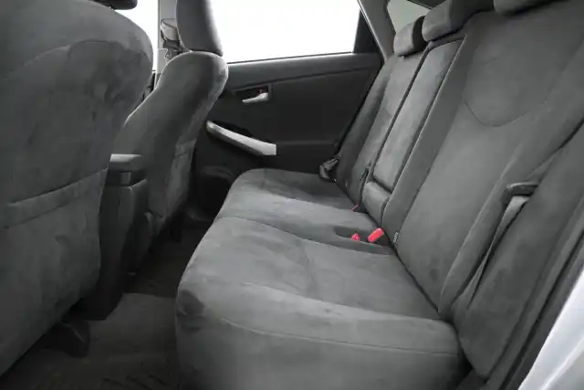 Harmaa Viistoperä, Toyota Prius – EMP-378