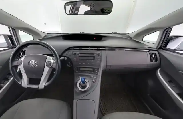Harmaa Viistoperä, Toyota Prius – EMP-378