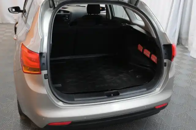 Hopea Farmari, Kia cee'd – EMP-951