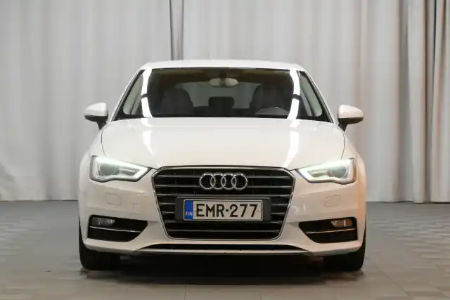 Valkoinen Viistoperä, Audi A3 – EMR-277