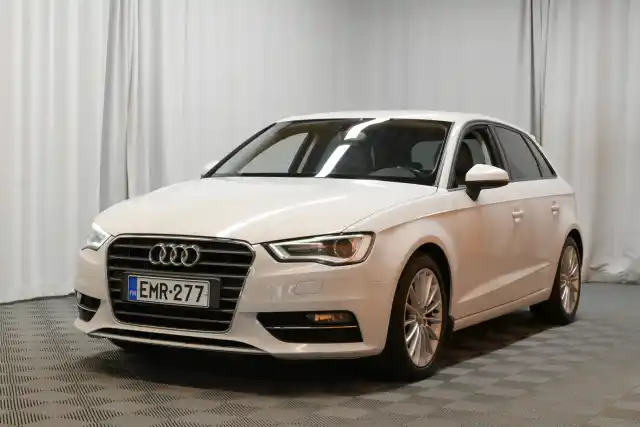 Valkoinen Viistoperä, Audi A3 – EMR-277