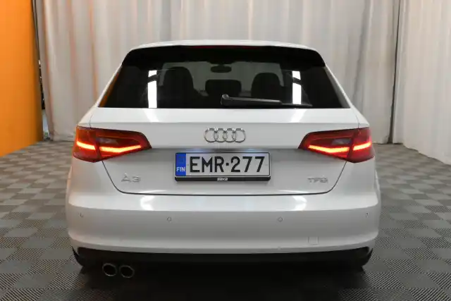 Valkoinen Viistoperä, Audi A3 – EMR-277