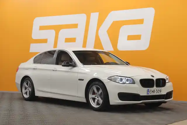 Valkoinen Sedan, BMW 518 – EMR-309